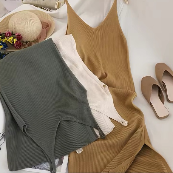 Knit dress ribbed cream tank v-neck sexy basic NWT - Picture 2 of 2